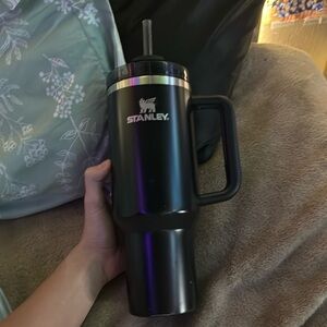 black stanley 40 oz!